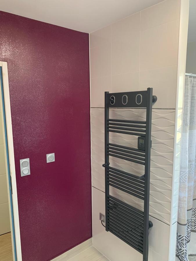 Chambre Privee/Climatisee+Tv /Petit Dejeuner Inclu/Tout Confort Nevers Eksteriør bilde